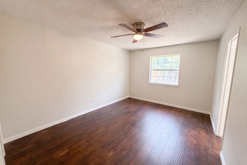 Photo 17 of 25 of 5608 Cherilee Ln, Haltom City, TX