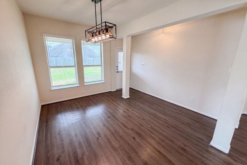 Photo 10 of 29 of 12338 Bedford Bend Dr, Humble, TX