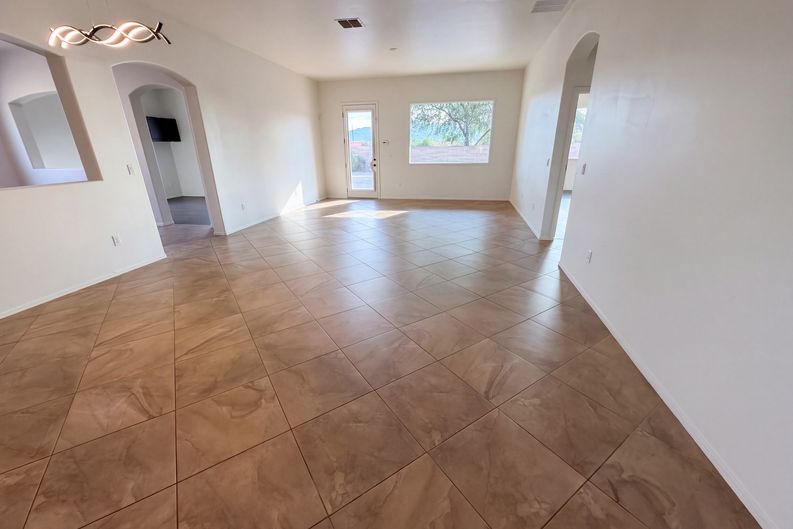 Photo 3 of 28 of 7030 W Fallen Sun Ct, Tucson, AZ