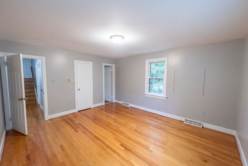 Photo 8 of 29 of 1600 Donora Ct, Henrico, VA