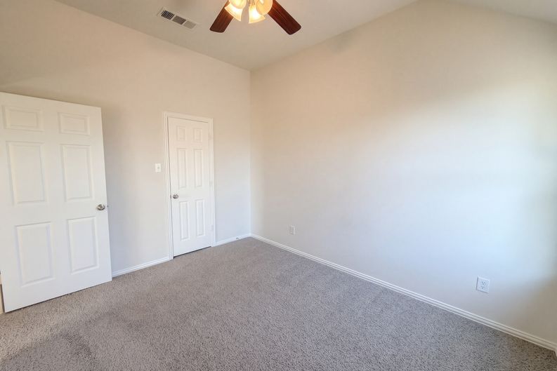 Photo 22 of 32 of 2030 Uvalde Dr, Forney, TX