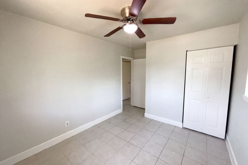 Photo 10 of 18 of 7303 Havenbrook Dr, San Antonio, TX