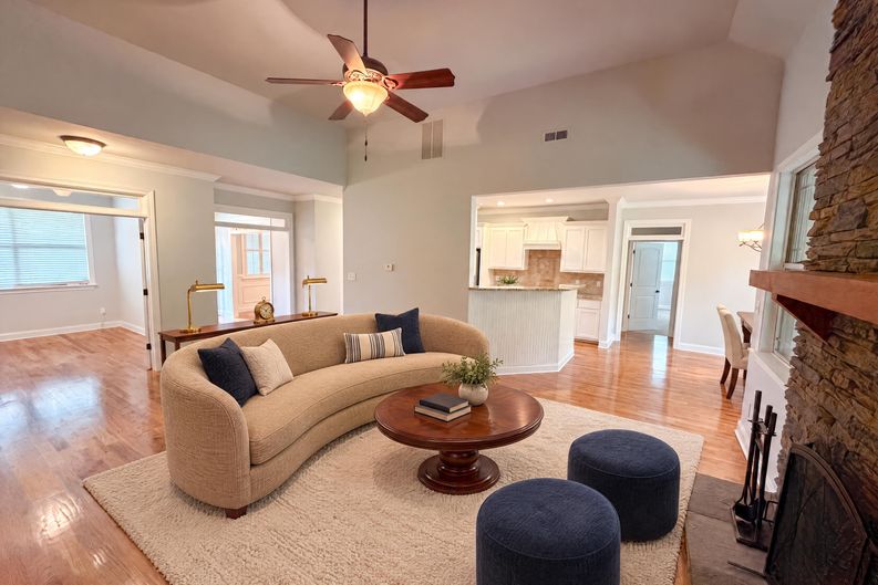 Photo 9 of 25 of 212 Westwind Dr, Newnan, GA