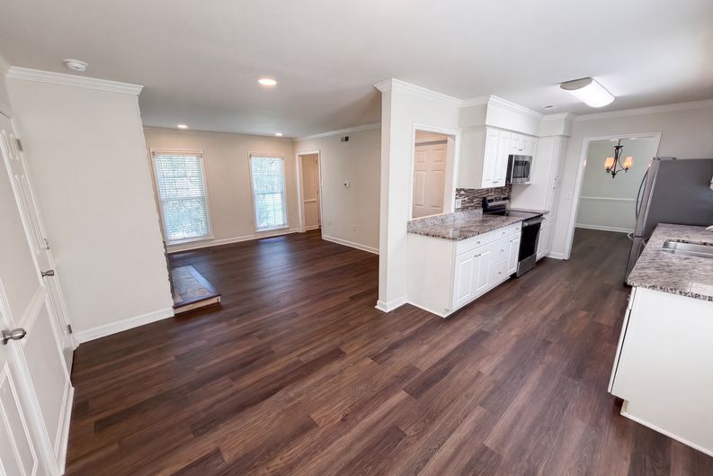 Photo 19 of 24 of 6735 Carmel Hills Dr, Charlotte, NC