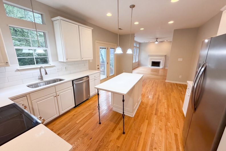 Photo 7 of 38 of 6306 Oxwynn Ln, Charlotte, NC