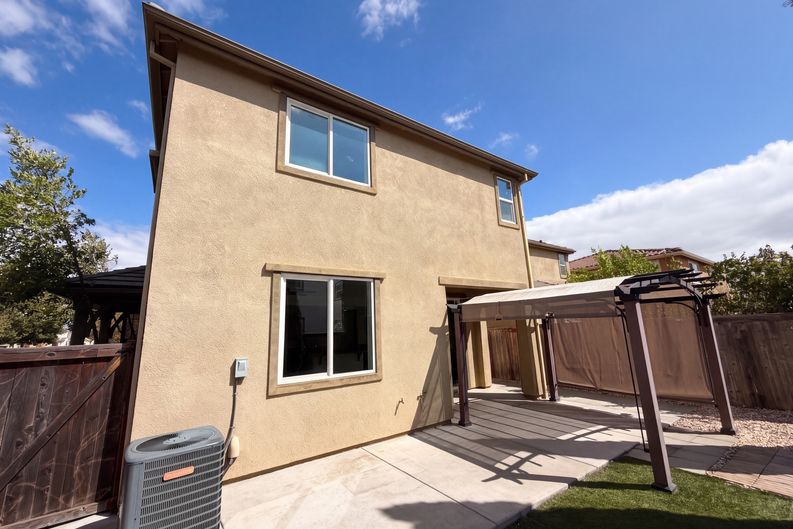 Photo 5 of 30 of 2491 Chuck Hammond Dr, Fairfield, CA