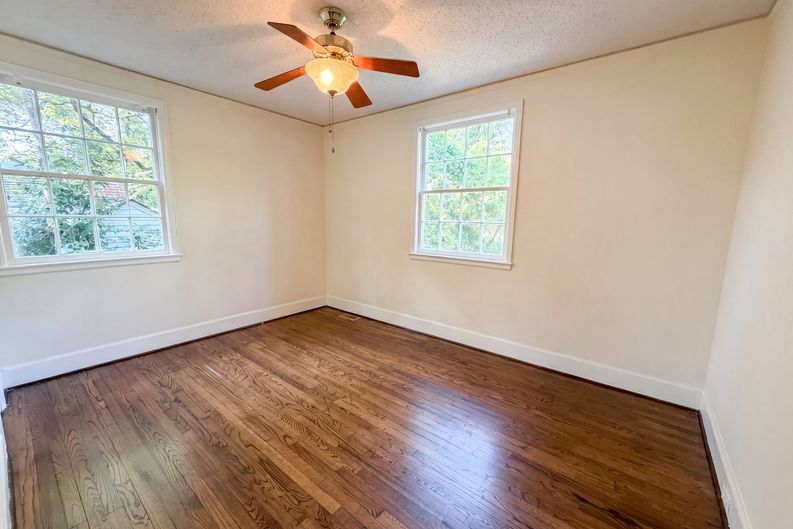 Photo 9 of 17 of 1901 Glenwood Rd, Columbia, SC