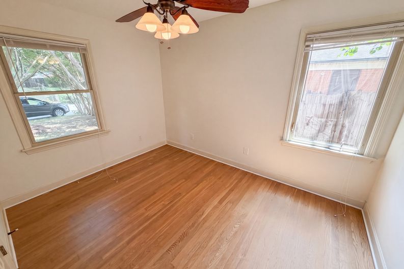 Photo 14 of 23 of 713 Ridgedale Ct, Charlotte, NC