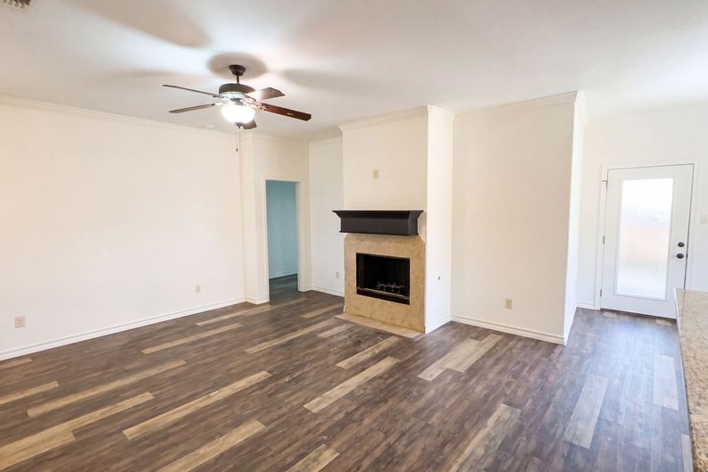 Photo 3 of 27 of 8809 10th St, Lubbock, TX