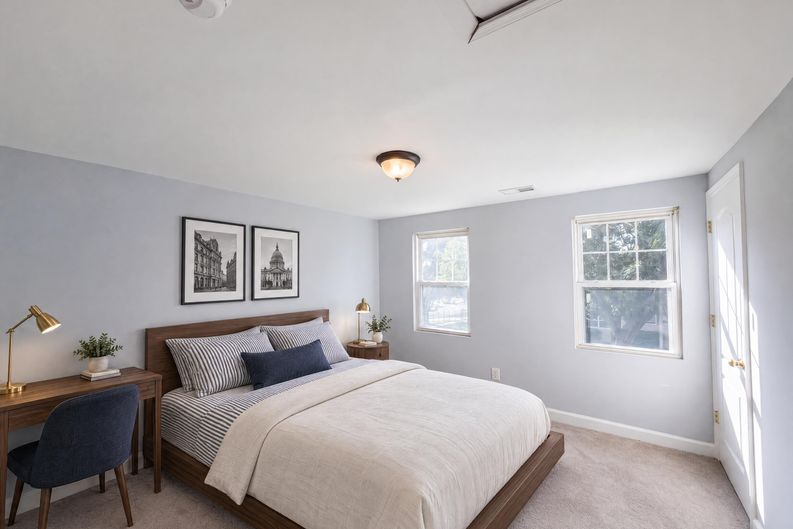 Photo 4 of 20 of 6940 Hawthorne St, Hyattsville, MD