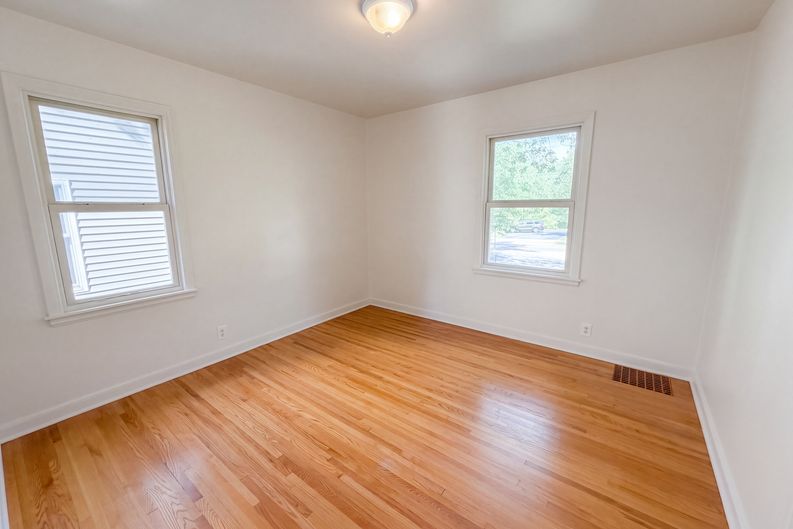 Photo 4 of 21 of 7221 Minnetonka Blvd, St. Louis Park, MN