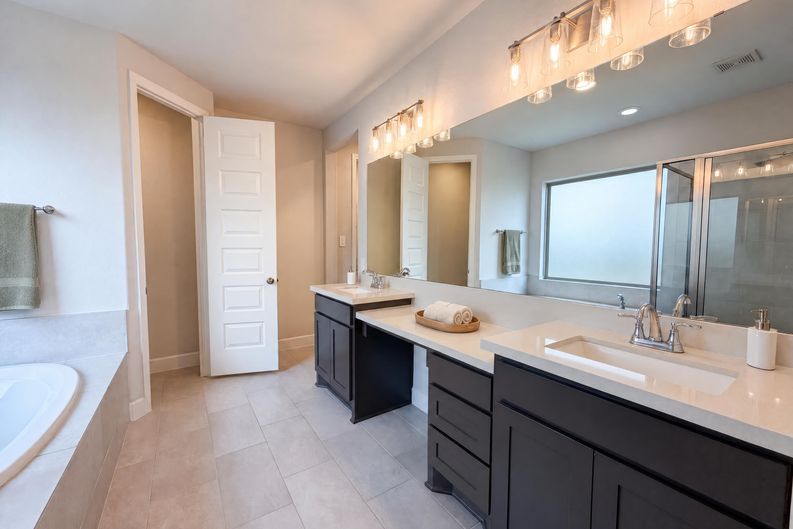 Photo 11 of 29 of 15418 Legacy Park Way, Pinehurst, TX