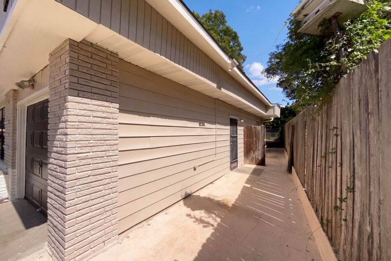 Photo 20 of 22 of 222 Colebrook Dr, San Antonio, TX