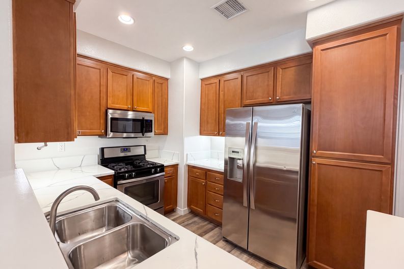 Photo 9 of 25 of 41534 King Palm Ave, Murrieta, CA