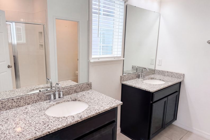 Photo 18 of 40 of 1572 Astoria Arbor Ln, Orlando, FL