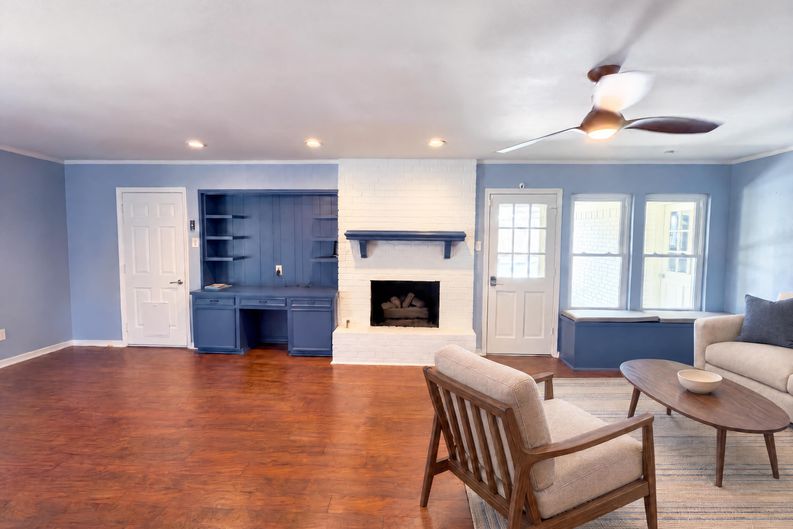 Photo 4 of 16 of 1115 N Waterview Dr, Richardson, TX