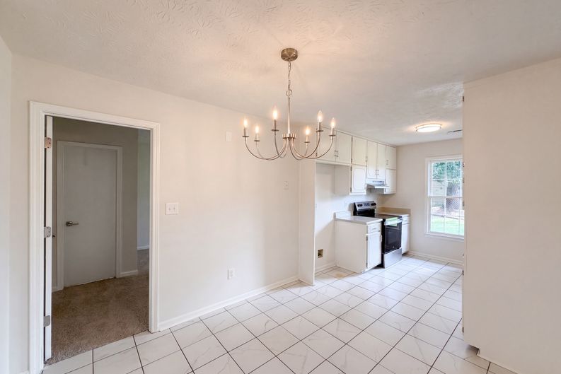 Photo 10 of 25 of 6120 Dorchester Dr, Rex, GA