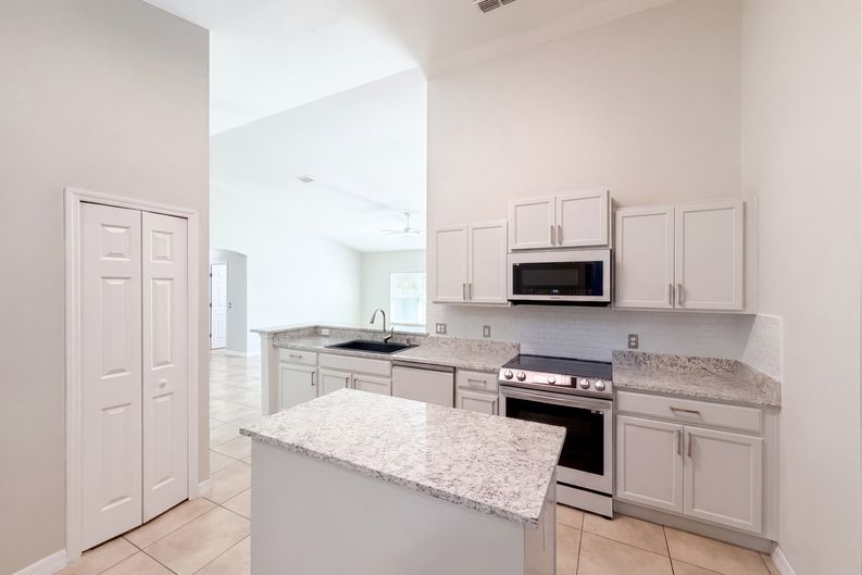 Photo 13 of 40 of 3508 Yacht Club Ct, Kissimmee, FL