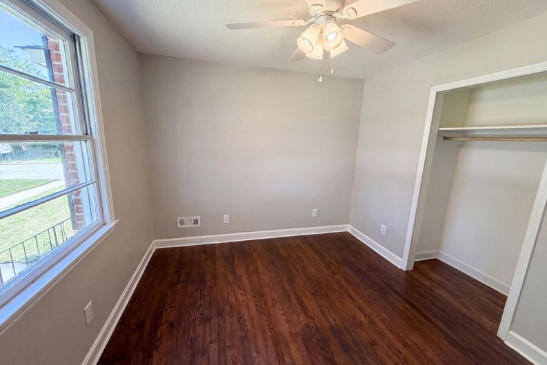 Photo 4 of 26 of 1817 Neptune Dr, Columbia, SC