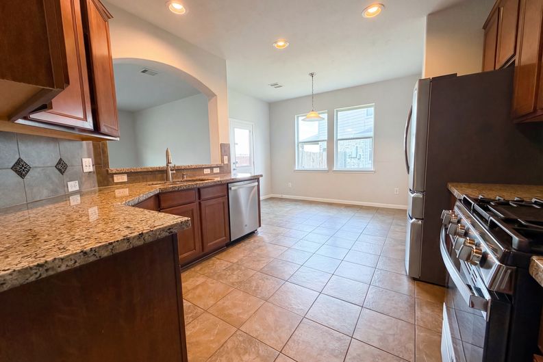 Photo 10 of 24 of 26306 Fox Ridge Ln, Katy, TX