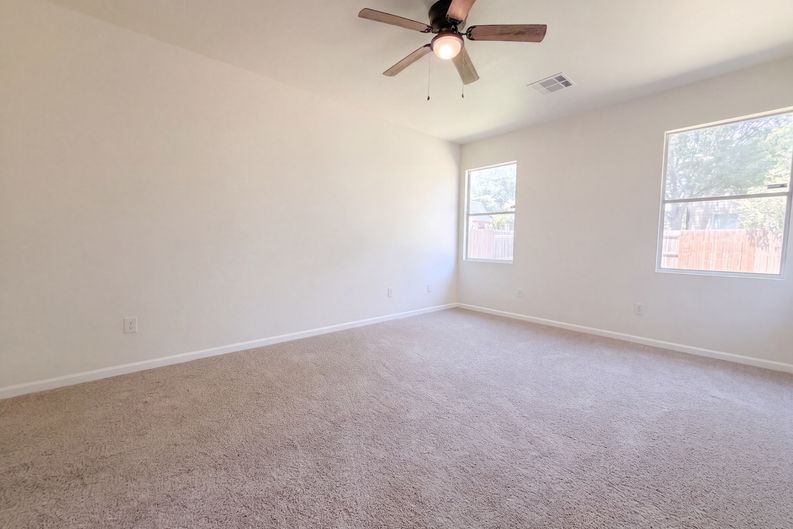 Photo 10 of 16 of 216 Lieck Cv, Cibolo, TX