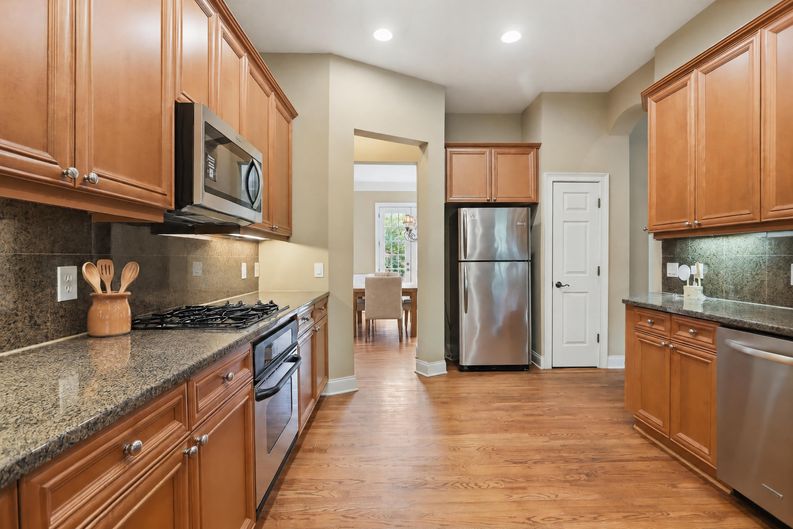 Photo 14 of 46 of 3011 Riverstone Trl, Atlanta, GA