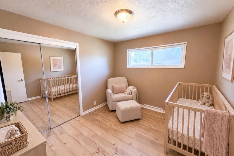 Photo 4 of 29 of 3352 W Aksarben Ave, Littleton, CO