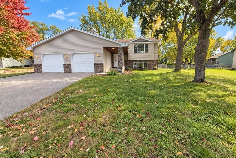 Photo 30 of 34 of 1122 Prairie Ct S, Shakopee, MN