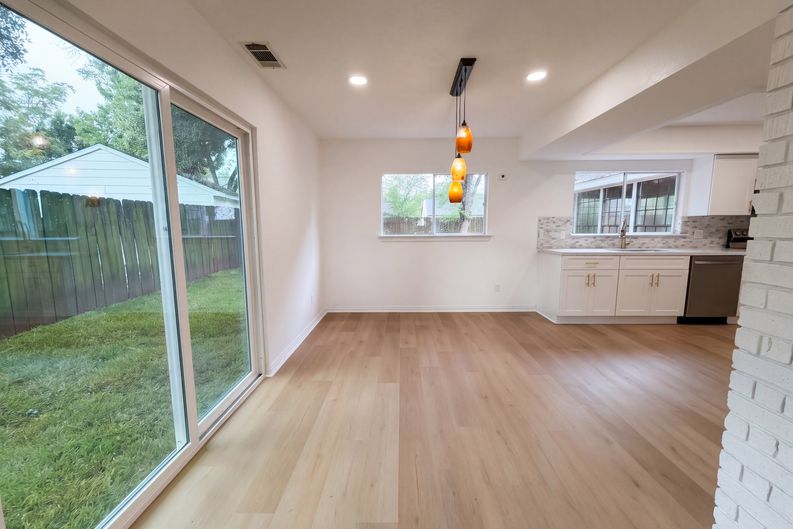 Photo 10 of 29 of 1319 Briarmead Dr, Richmond, TX