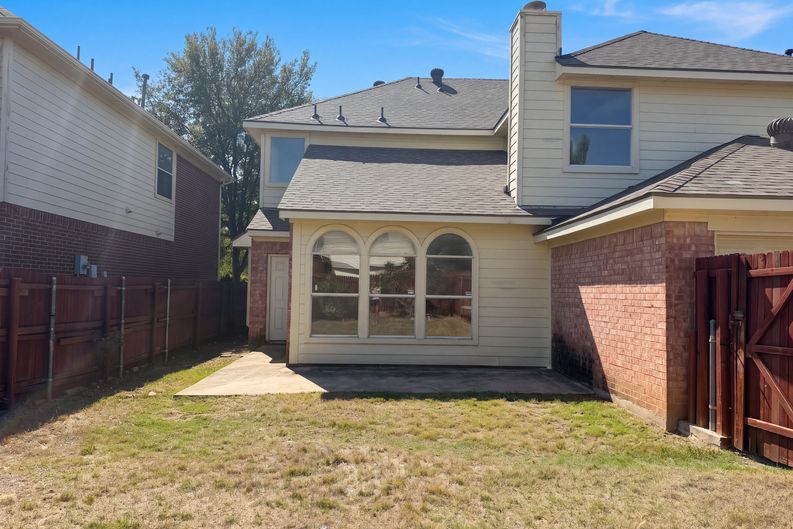Photo 5 of 14 of 441 Trinity Dr, Allen, TX