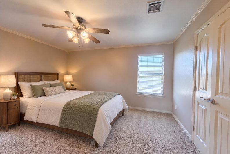 Photo 8 of 20 of 5107 Chesterfield Pl, Arlington, TX