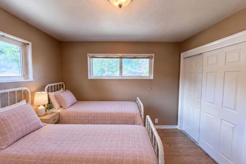Photo 12 of 29 of 3352 W Aksarben Ave, Littleton, CO