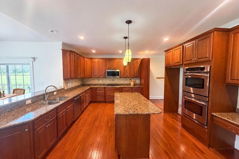 Photo 15 of 33 of 7791 Newhaven Dr, Oak Ridge, NC