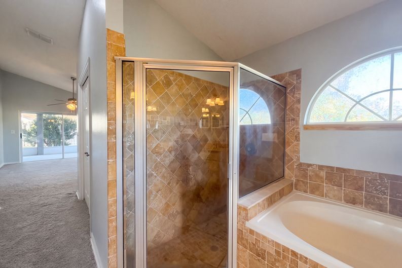 Photo 32 of 41 of 9703 Glenpointe Dr, Riverview, FL