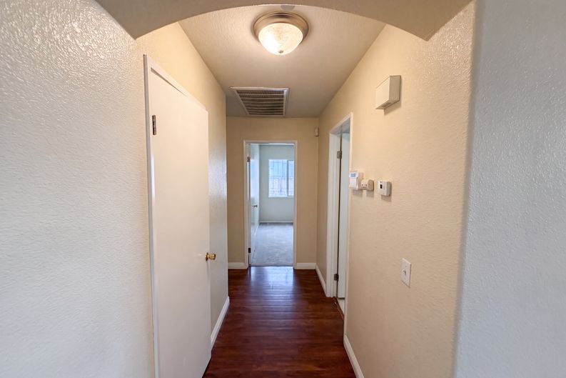 Photo 8 of 27 of 18792 Dogwood Ct, Adelanto, CA