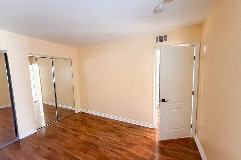 Photo 17 of 31 of 920 S Palmetto Ave, Ontario, CA