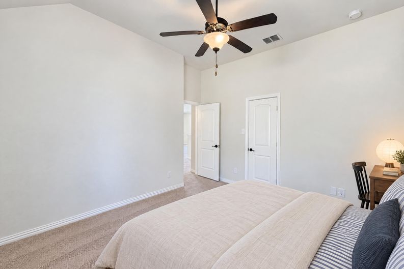 Photo 21 of 28 of 6715 Winding Valley Trl, Rowlett, TX