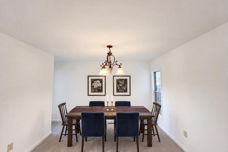 Photo 11 of 27 of 8509 Ivoryton Way, Montgomery Village, MD