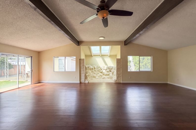 Photo 3 of 20 of 12903 Wingo St, Pacoima, CA