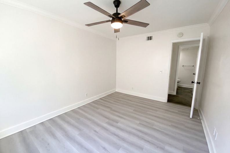Photo 11 of 26 of 3303 Deaver Dr, Corona, CA