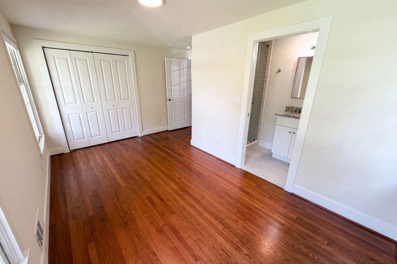 Photo 14 of 23 of 2320 Capehart Cir NE, Atlanta, GA