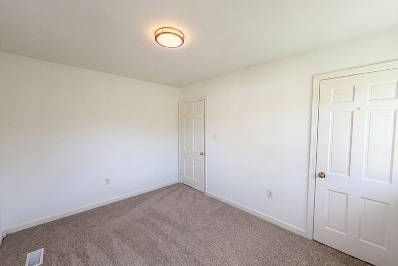 Photo 18 of 25 of 2205 Adair Dr, Knoxville, TN