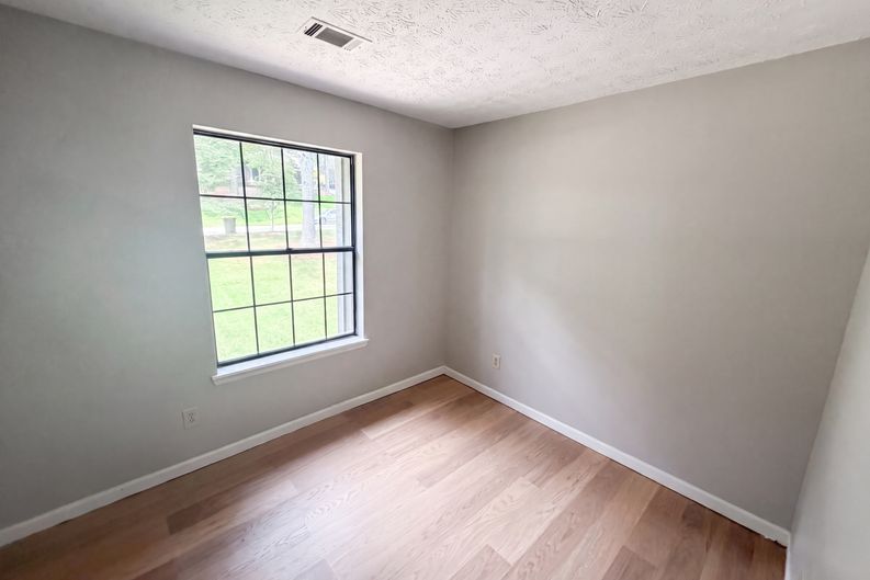 Photo 4 of 21 of 165 Splitwood Ln, Fairburn, GA
