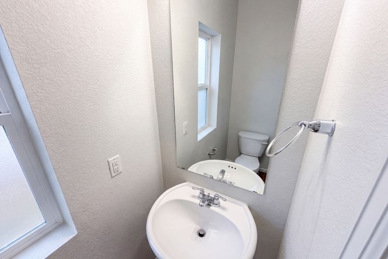 Photo 15 of 35 of 5573 Killarney Ct, Denver, CO