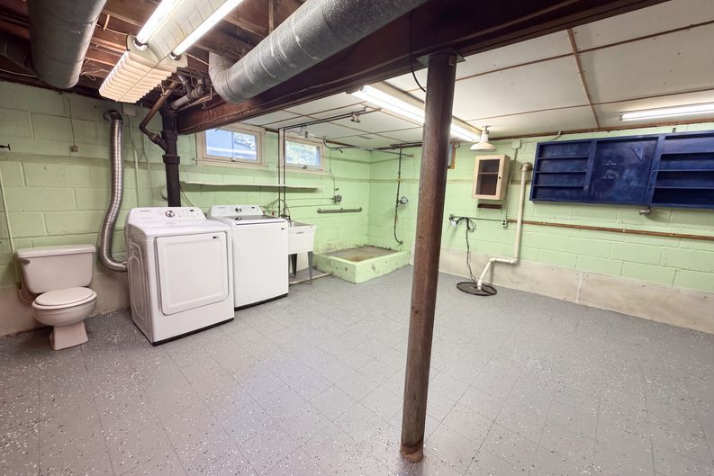 Photo 17 of 22 of 29352 Waldensa Ave, Wickliffe, OH