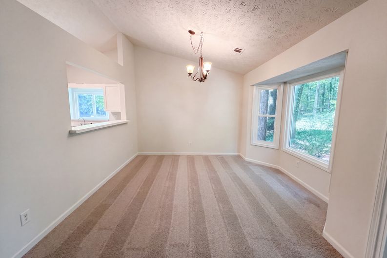 Photo 7 of 15 of 3725 Windy Hill Dr SE, Conyers, GA
