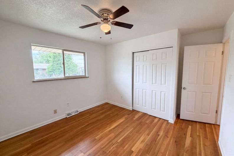 Photo 14 of 22 of 5421 Raritan Way, Denver, CO