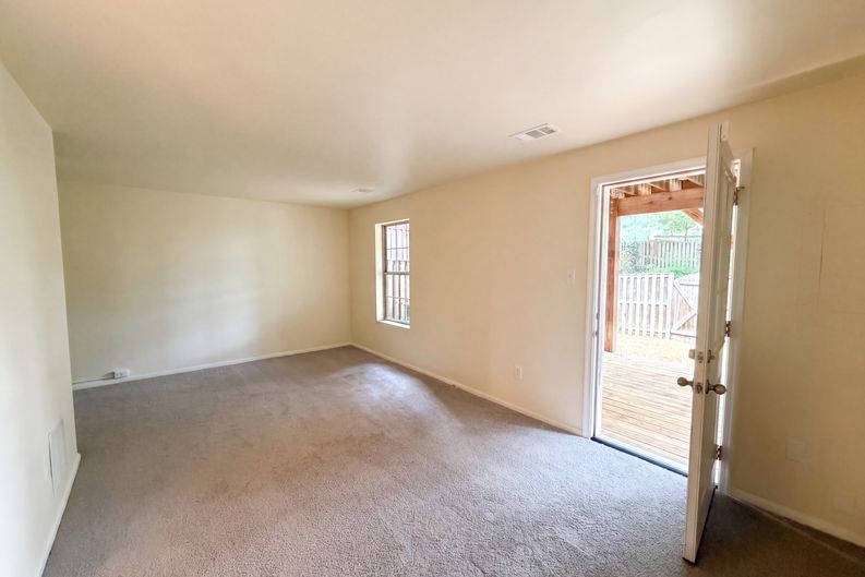 Photo 14 of 48 of 8641 Centerton Ln, Manassas, VA
