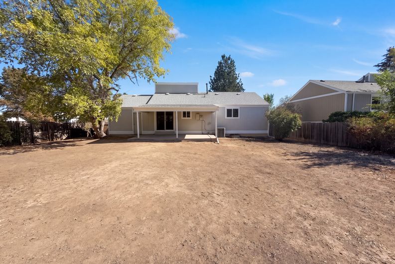 Photo 5 of 23 of 10955 Albion Dr, Thornton, CO