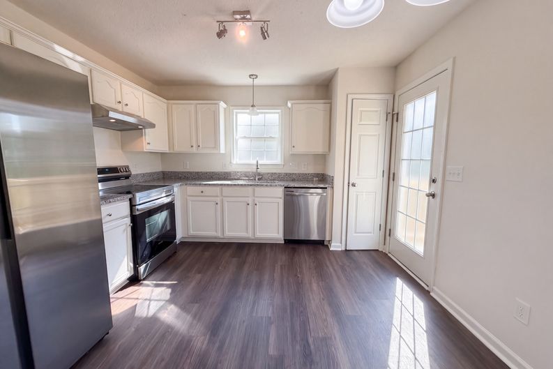 Photo 3 of 17 of 1667 Oakview Way, Rock Hill, SC